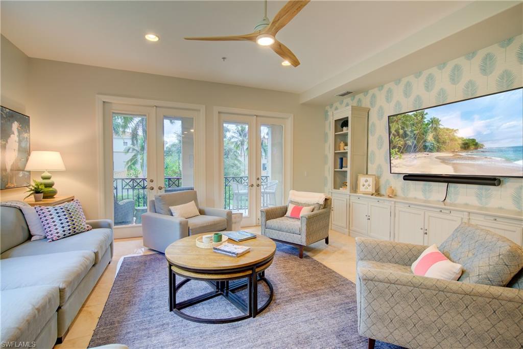 2855 Tiburon BLVD E 102
