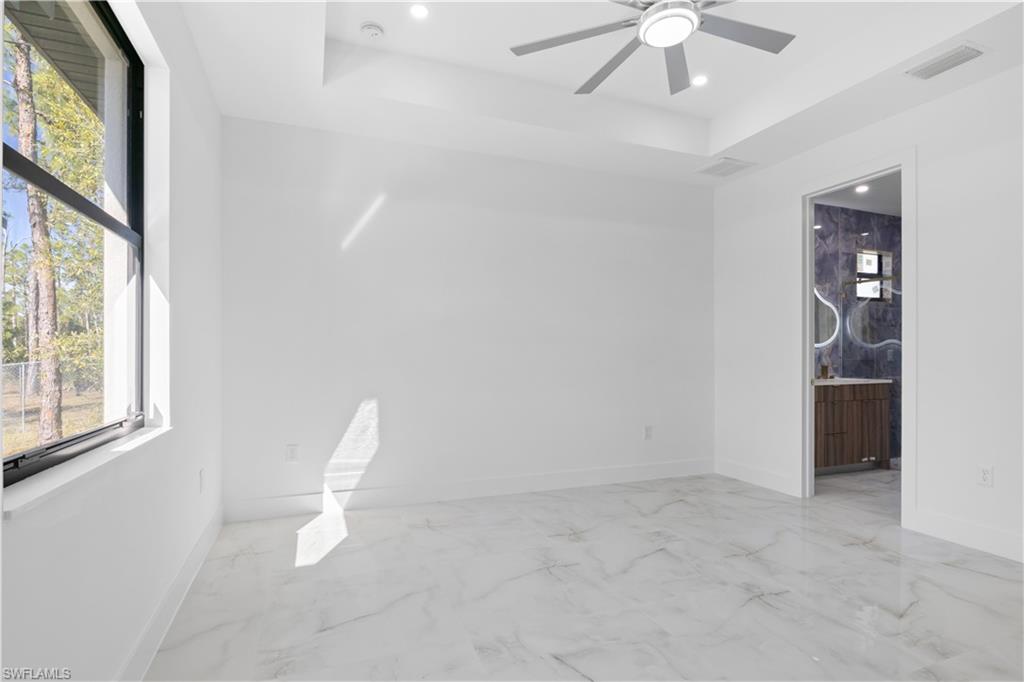 900 BUILDING - Residential