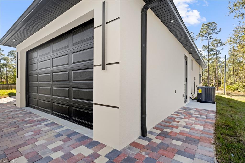 900 BUILDING - Residential