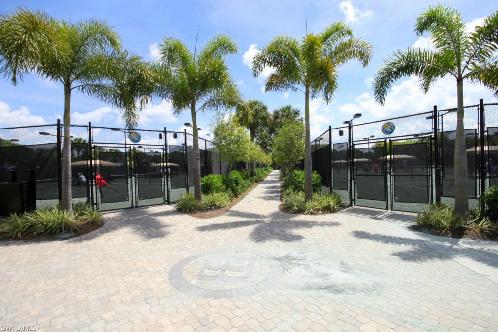 THE HAMPTONS - Residential