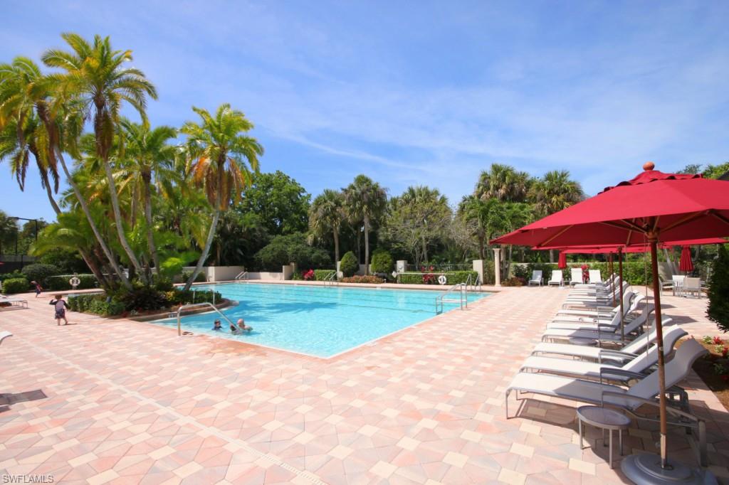 THE HAMPTONS - Residential