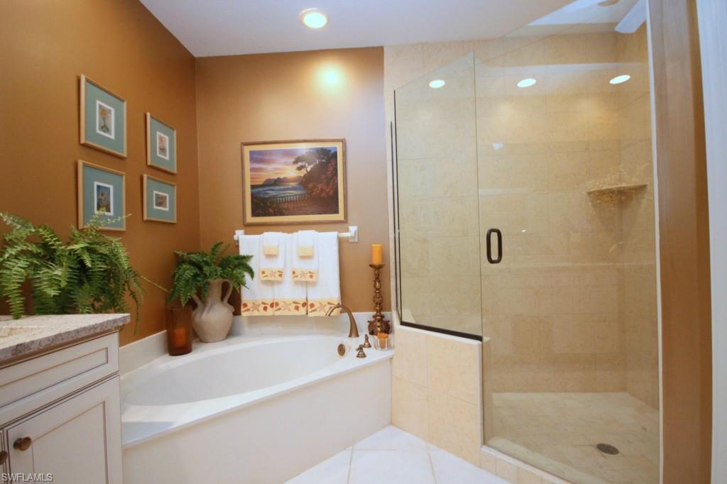 THE HAMPTONS - Residential