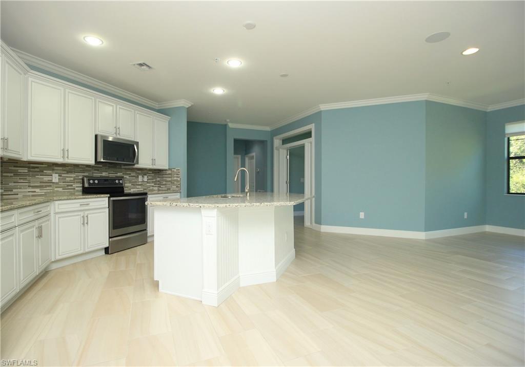 COACH HOMES AT LIVINGSTON LAKES - Residential