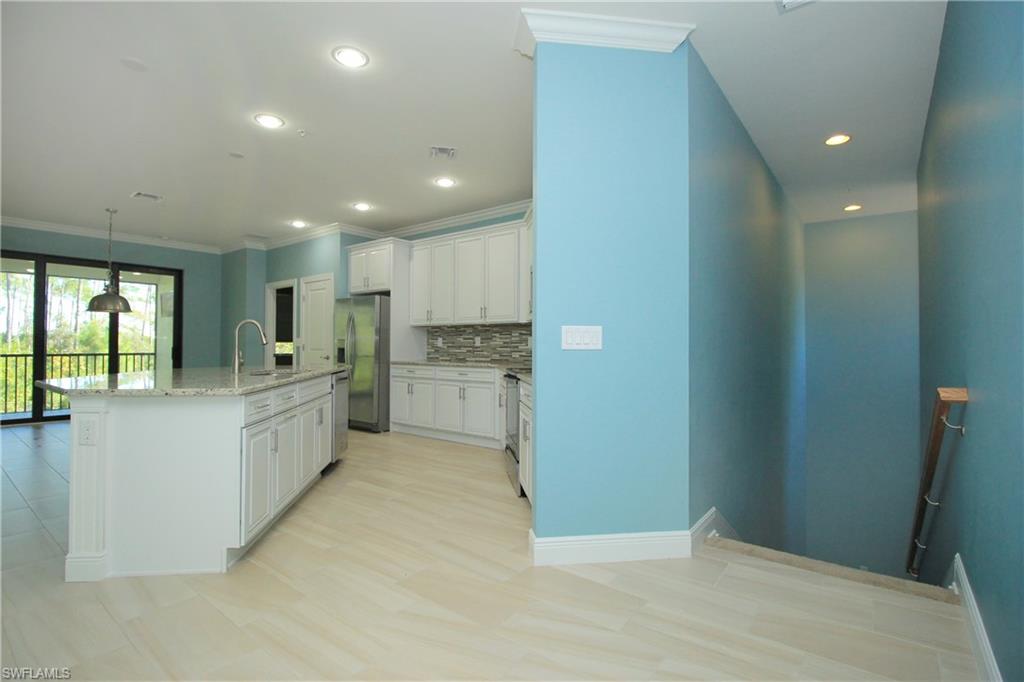 COACH HOMES AT LIVINGSTON LAKES - Residential