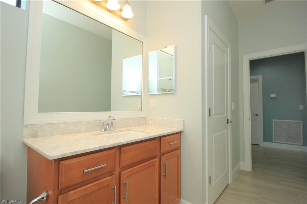 COACH HOMES AT LIVINGSTON LAKES - Residential