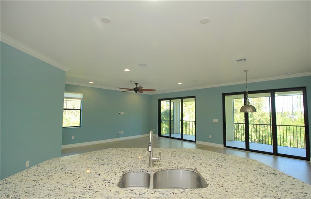 COACH HOMES AT LIVINGSTON LAKES - Residential