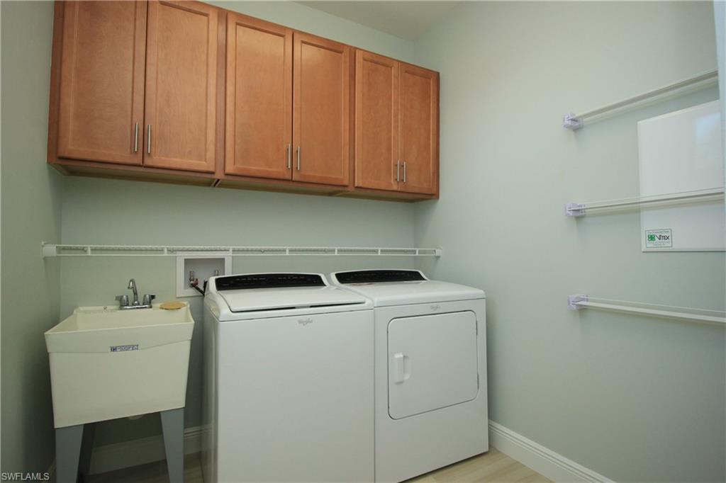 COACH HOMES AT LIVINGSTON LAKES - Residential