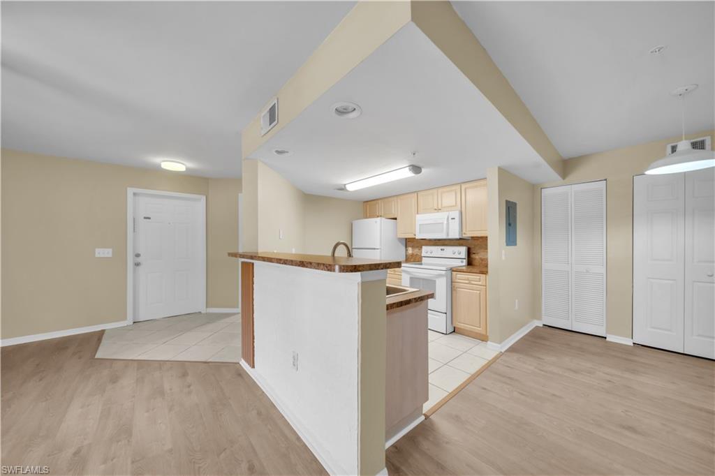 FOUR MILE COVE - Residential Lease