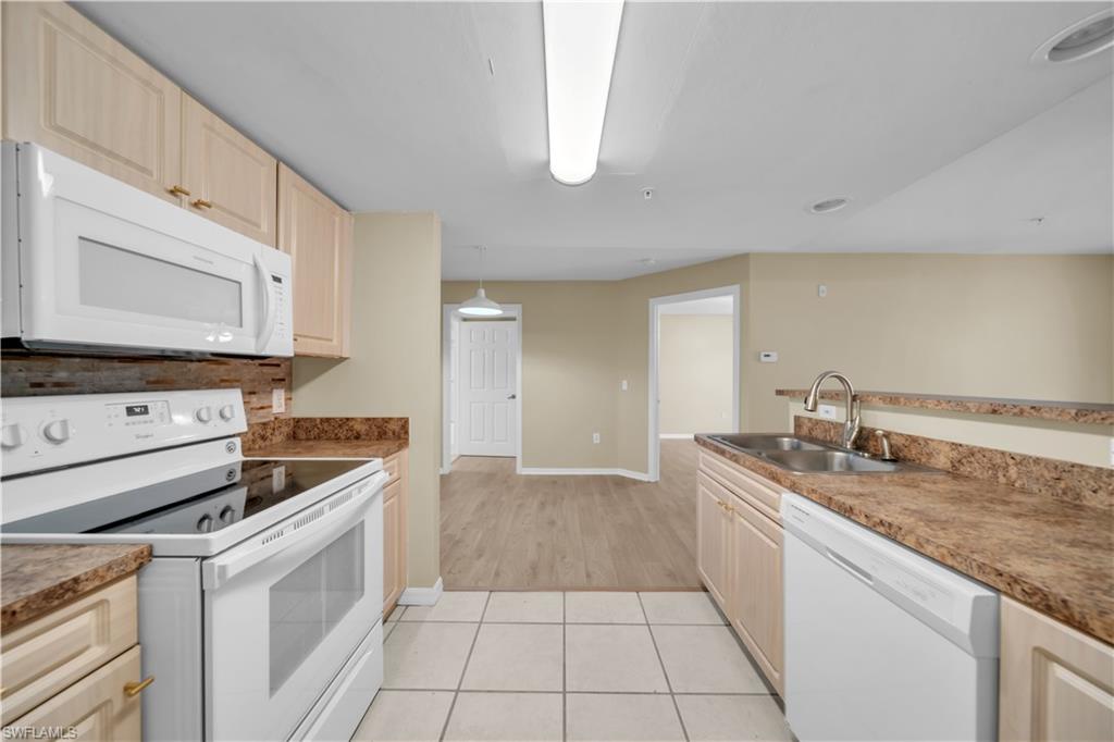 FOUR MILE COVE - Residential Lease