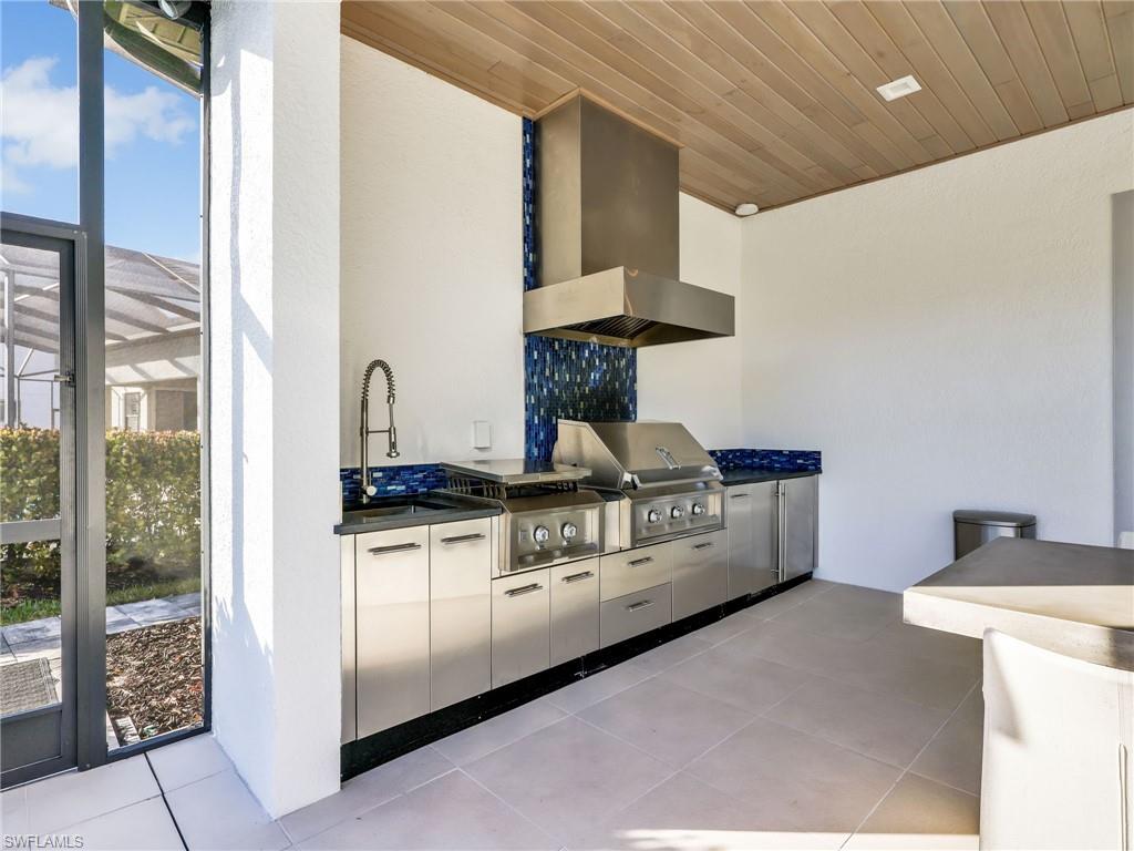 CORKSCREW SHORES - Residential