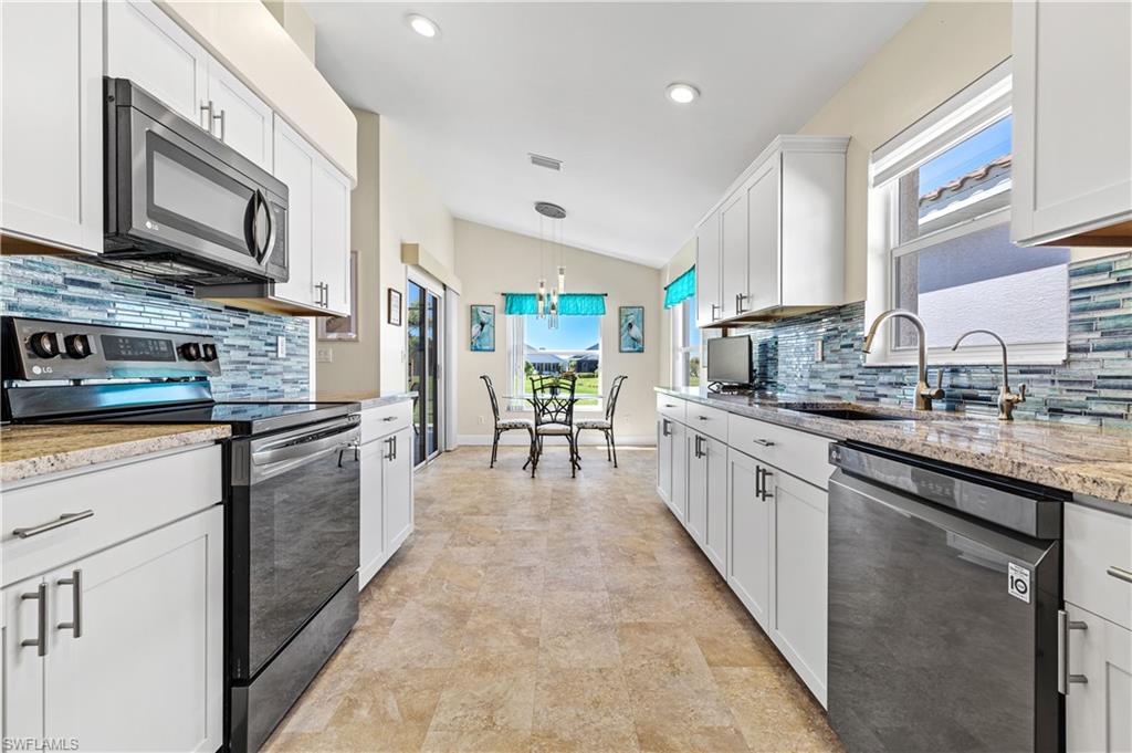 SABAL SPRINGS GOLF AND RACQUET CLUB - Residential