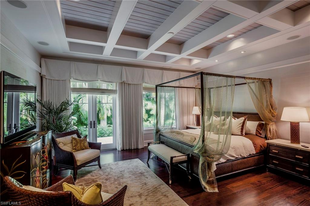 OLDE NAPLES - Residential