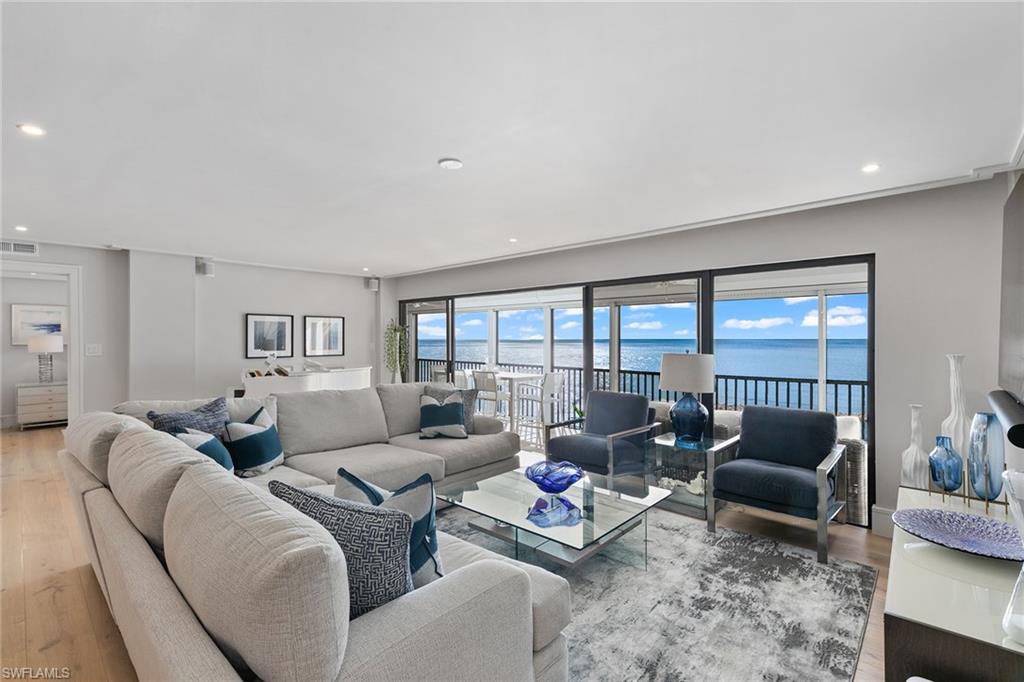 2171 Gulf Shore BLVD N 502