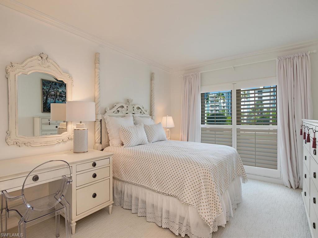 LAURENTIANS - Residential