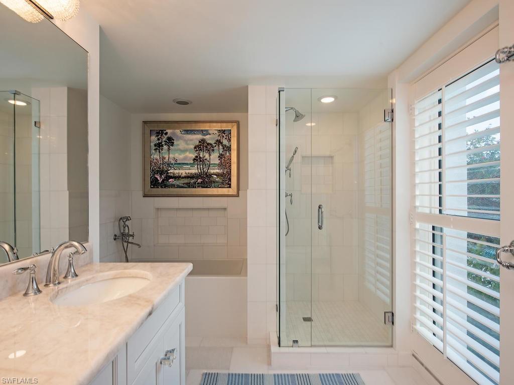 LAURENTIANS - Residential