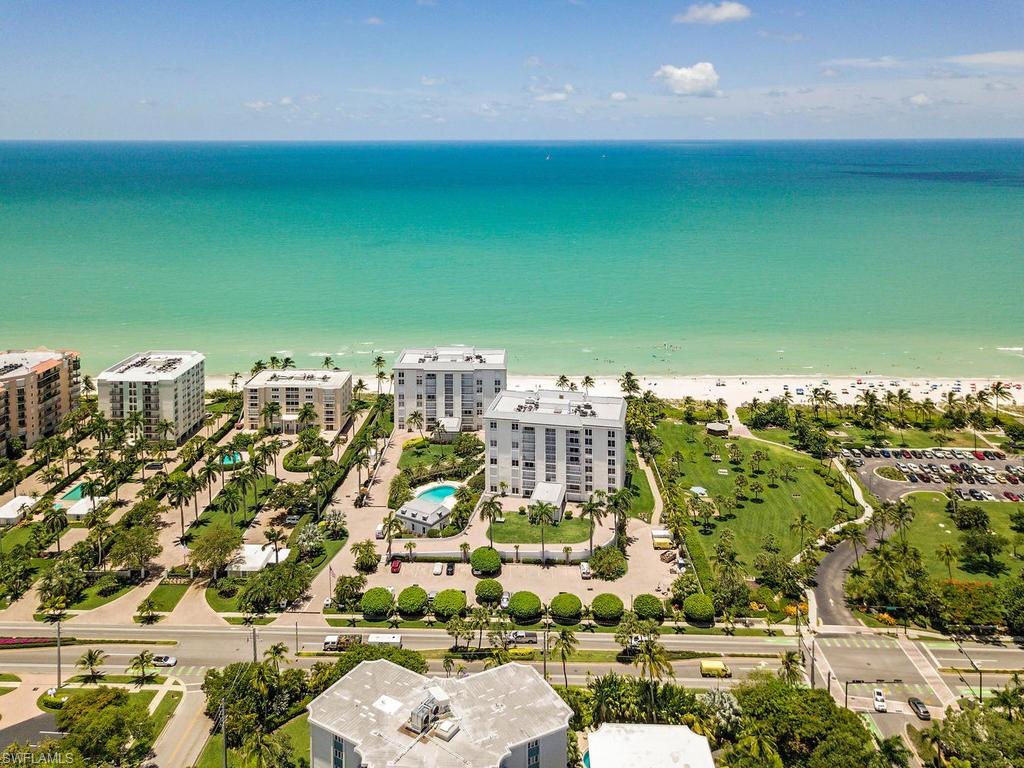 LAURENTIANS - Residential