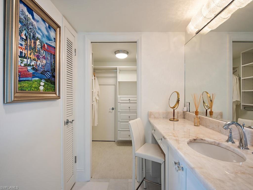 LAURENTIANS - Residential