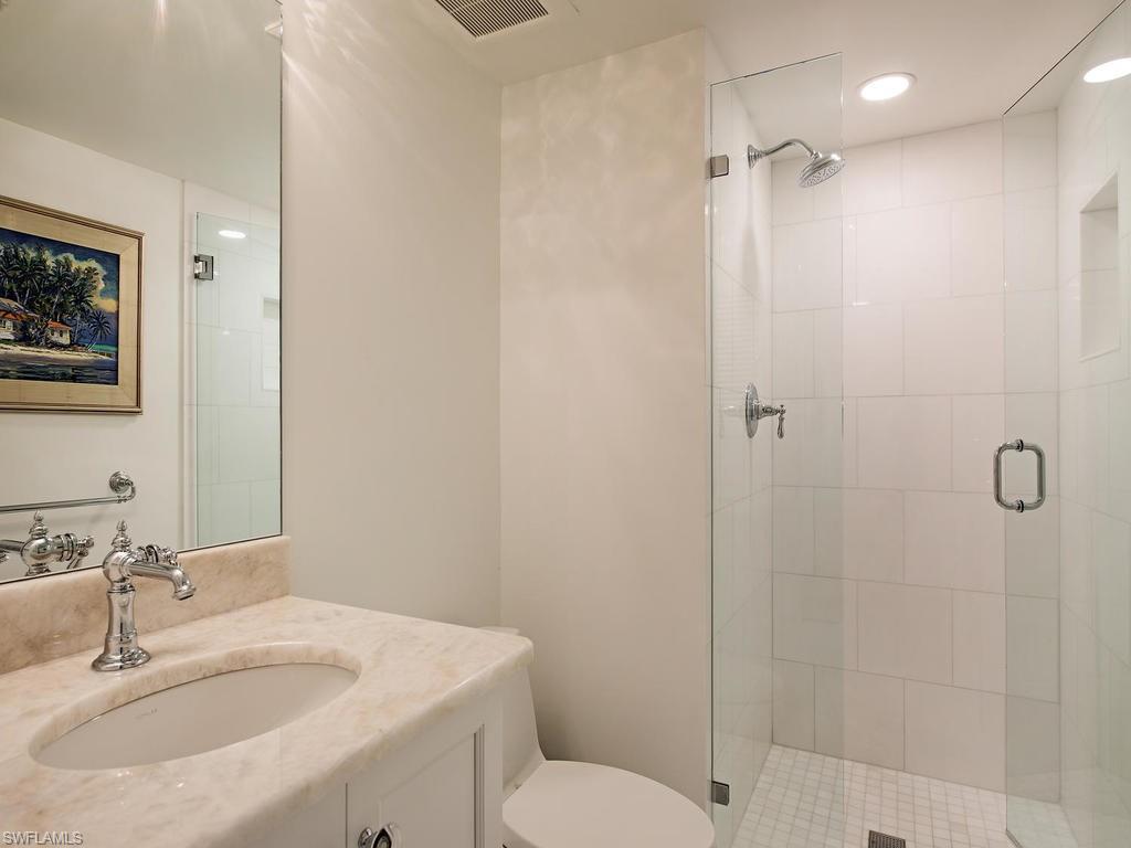 LAURENTIANS - Residential