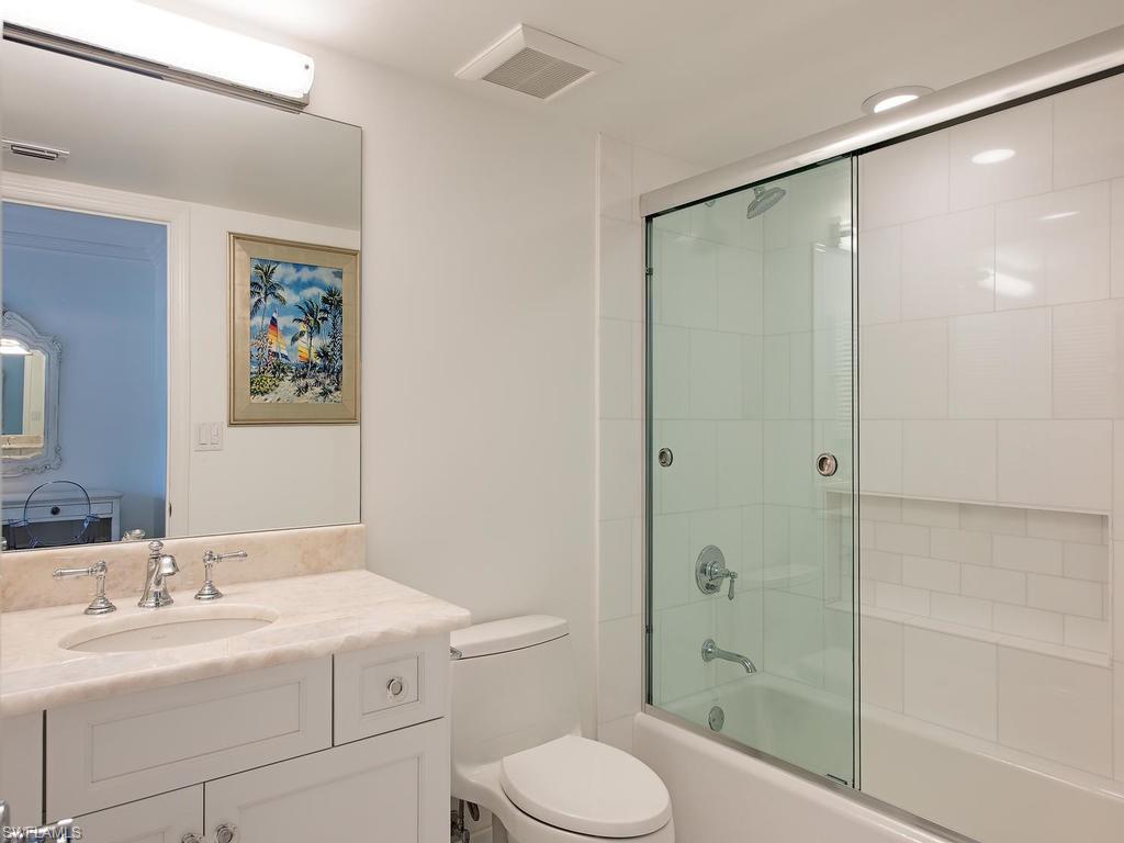 LAURENTIANS - Residential