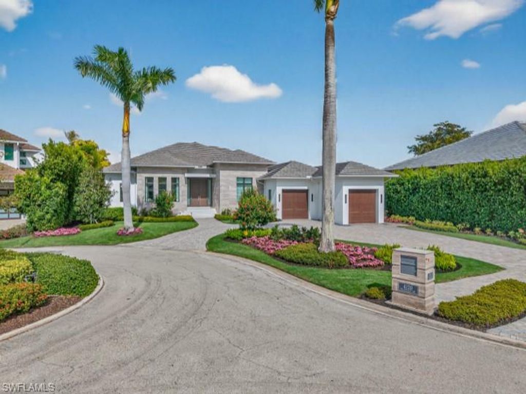 Photo of 4120 Willowhead WAY, NAPLES, FL 34103 (MLS # 226012300)