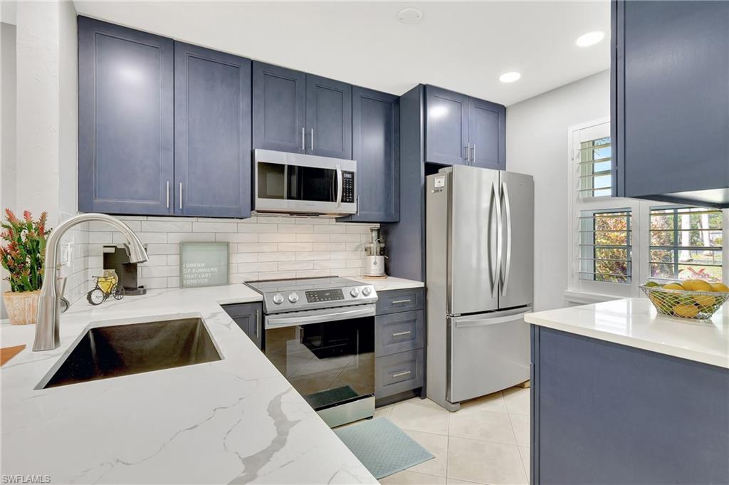 BOCA CIEGA VILLAGE - Residential