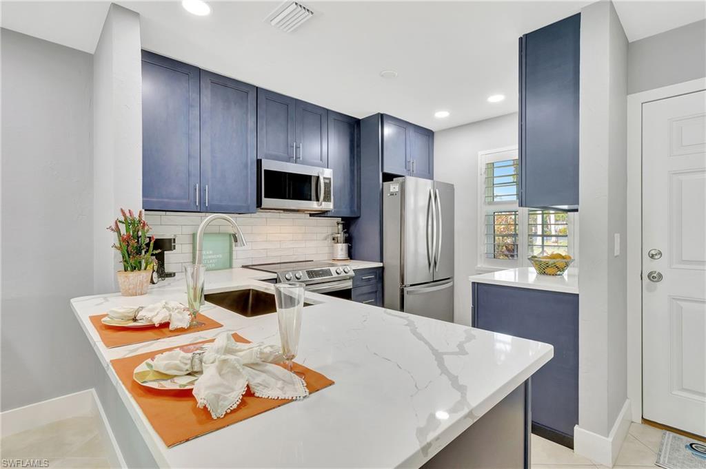 BOCA CIEGA VILLAGE - Residential