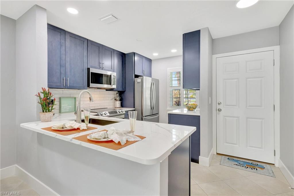 BOCA CIEGA VILLAGE - Residential