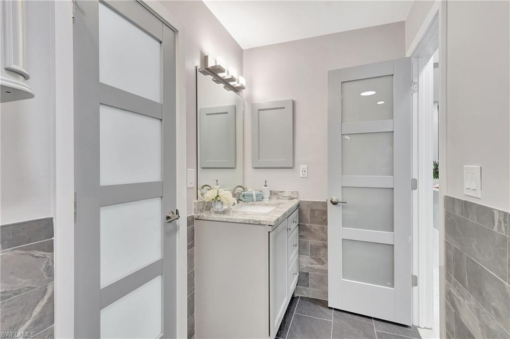 BOCA CIEGA VILLAGE - Residential