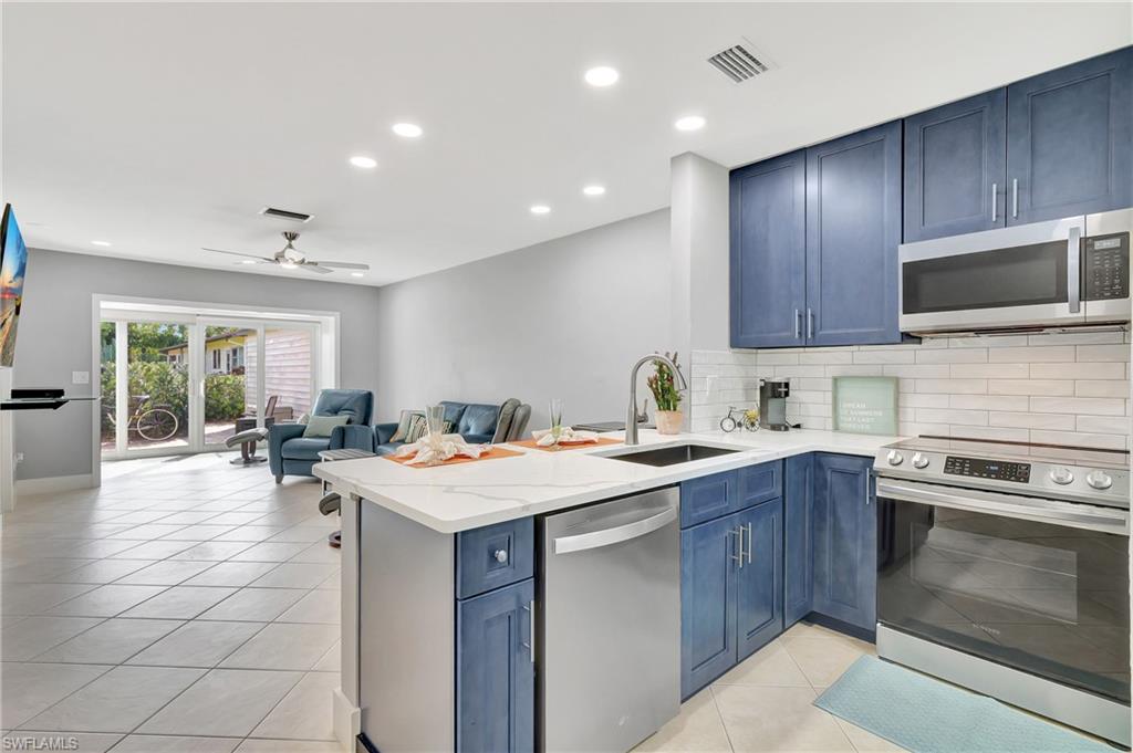 BOCA CIEGA VILLAGE - Residential