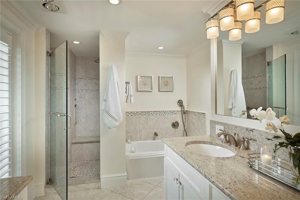 LAURENTIANS - Residential