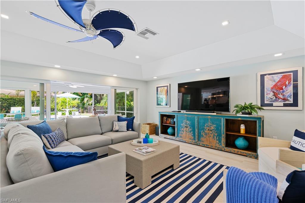 PARK SHORE - Residential