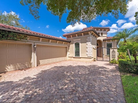 Photo of 9461 Napoli LN, NAPLES, FL 34113 (MLS # 226029590)