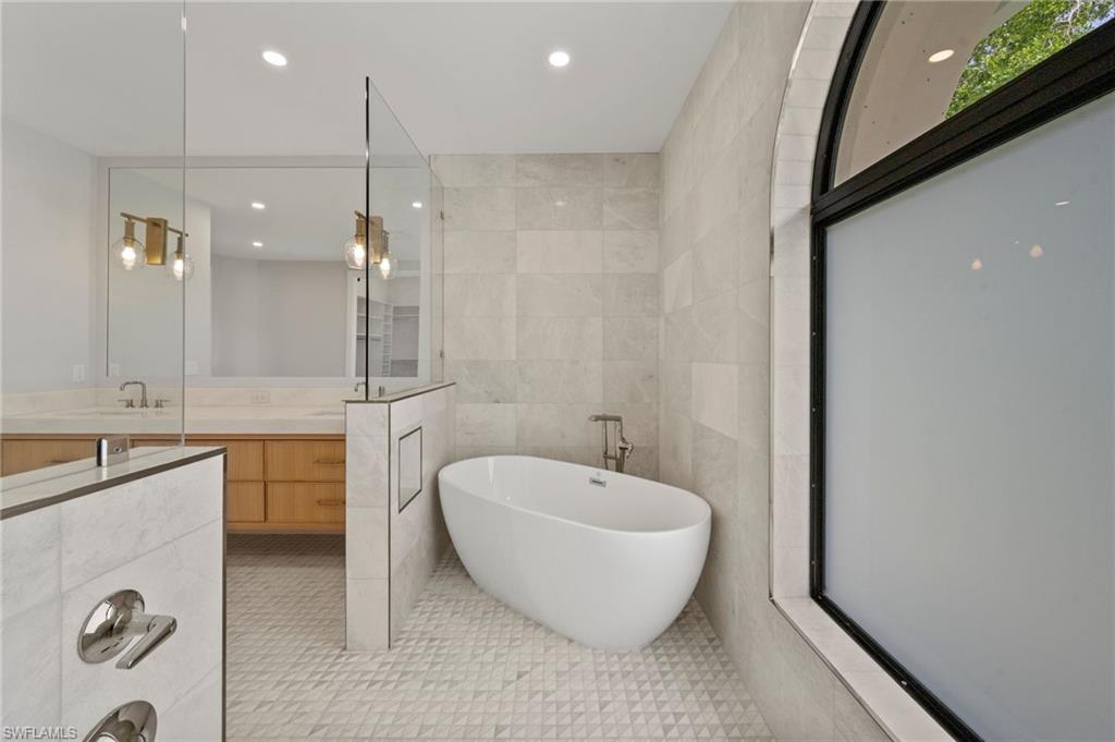 VALLEY OAK - Residential