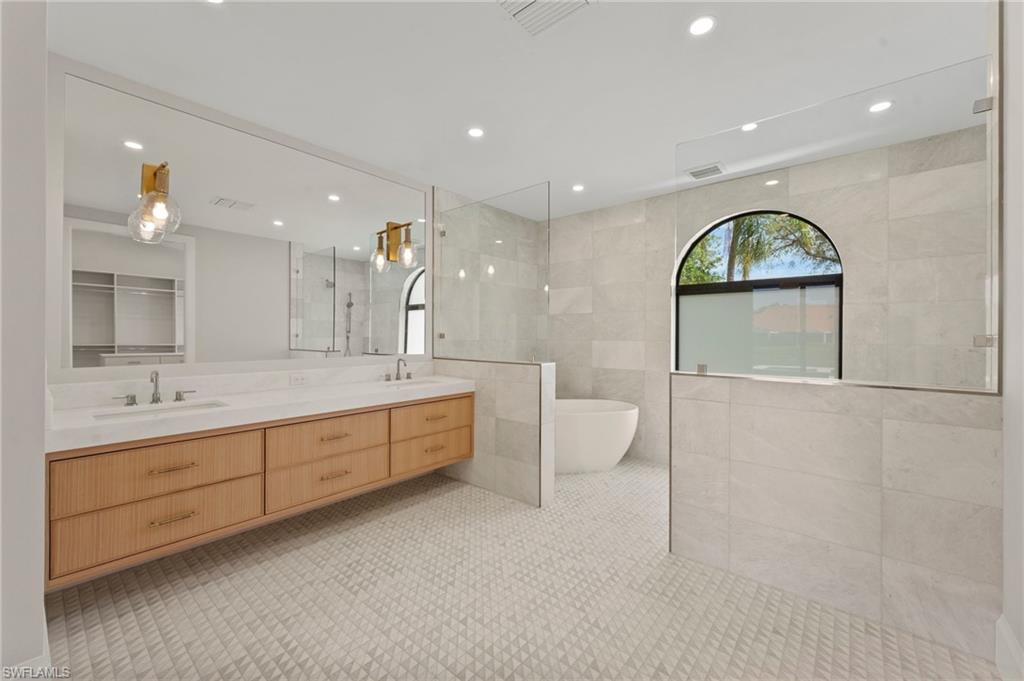 VALLEY OAK - Residential