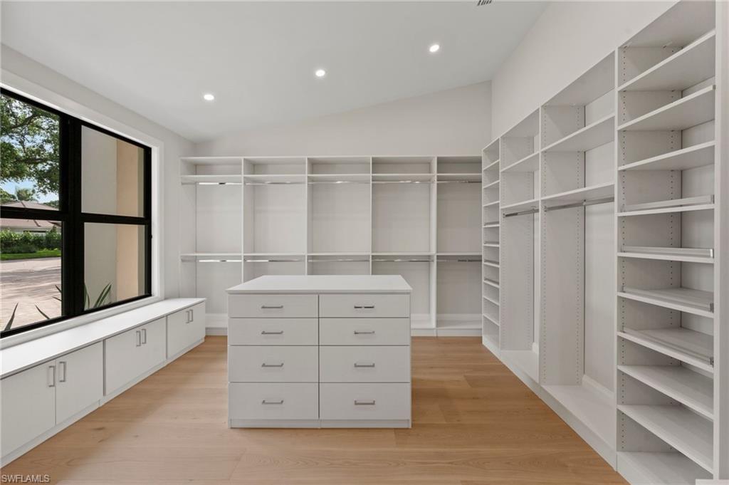 VALLEY OAK - Residential