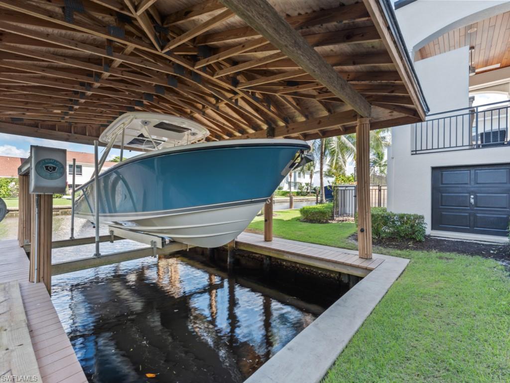 AQUALANE SHORES - Residential