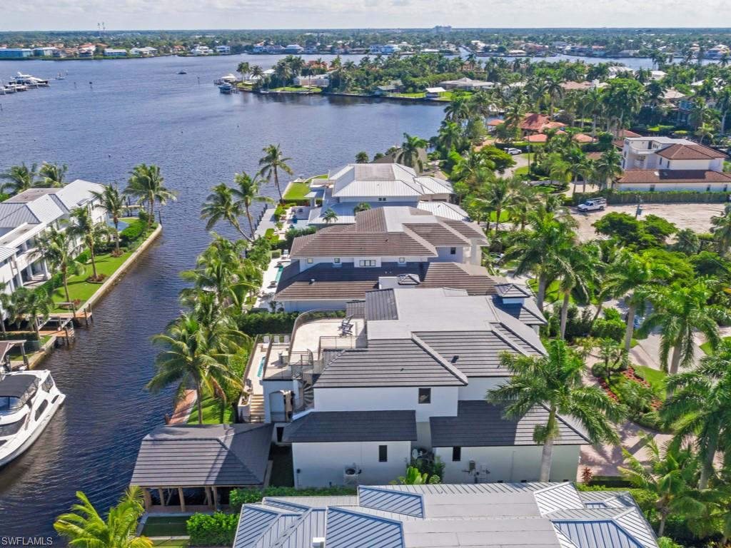 AQUALANE SHORES - Residential