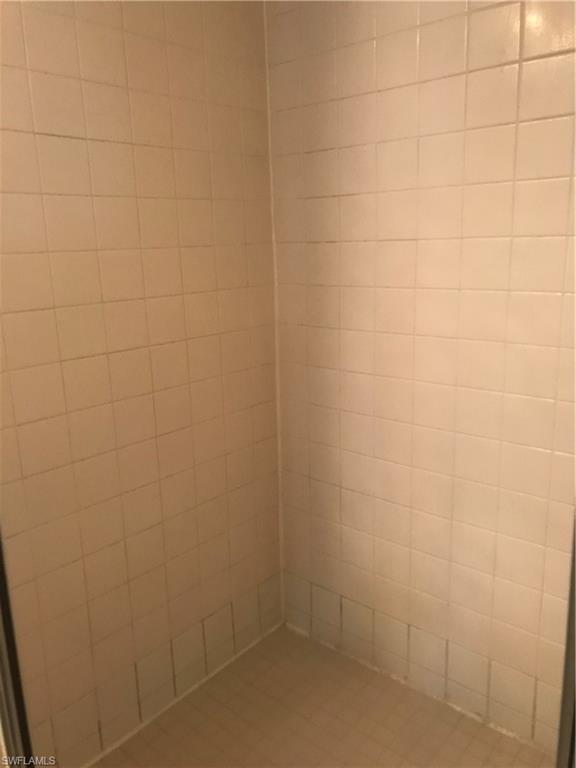 VENETIAN PALMS - Residential