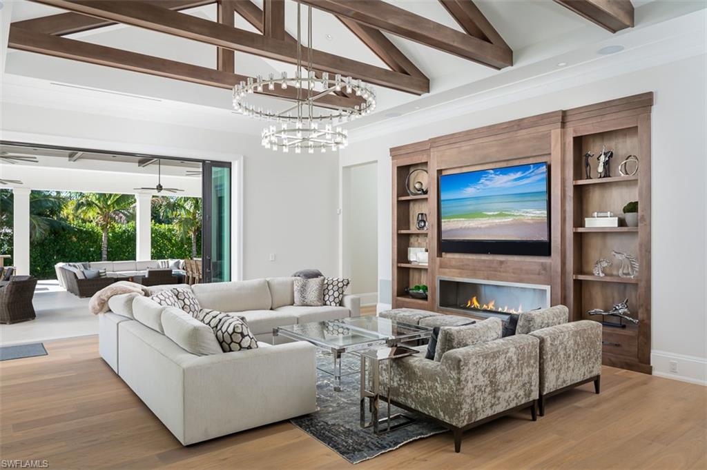 PINE RIDGE - Residential