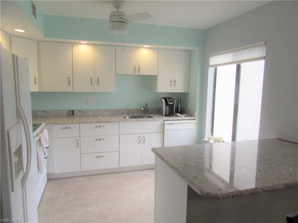 SEVEN LAKES - Residential