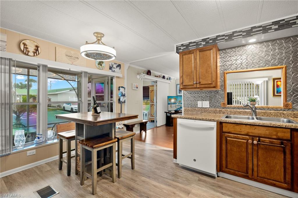 LAZY DAYS MOBILE VILLAGE - Residential