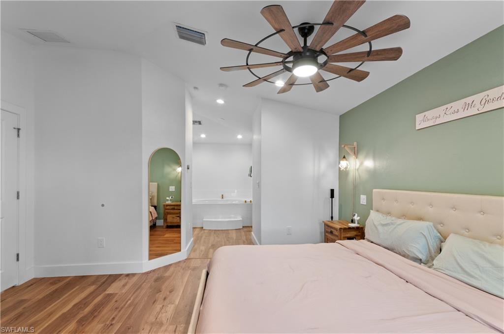 RIVER FOREST ISLAND - Residential