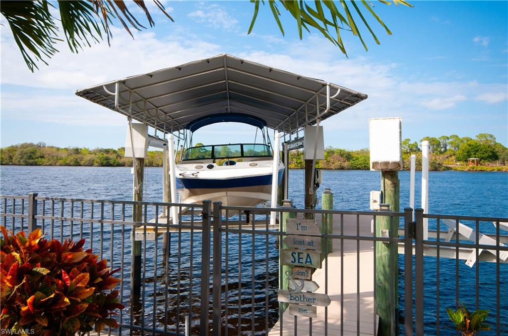 RIVER FOREST ISLAND - Residential