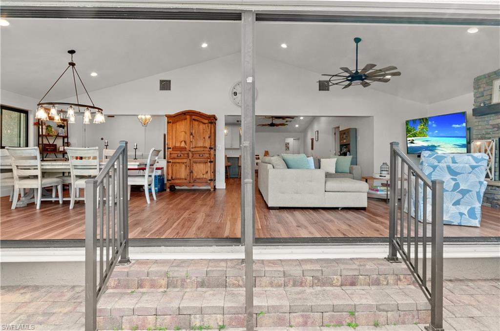 RIVER FOREST ISLAND - Residential