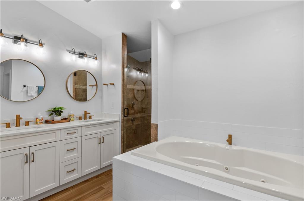 RIVER FOREST ISLAND - Residential