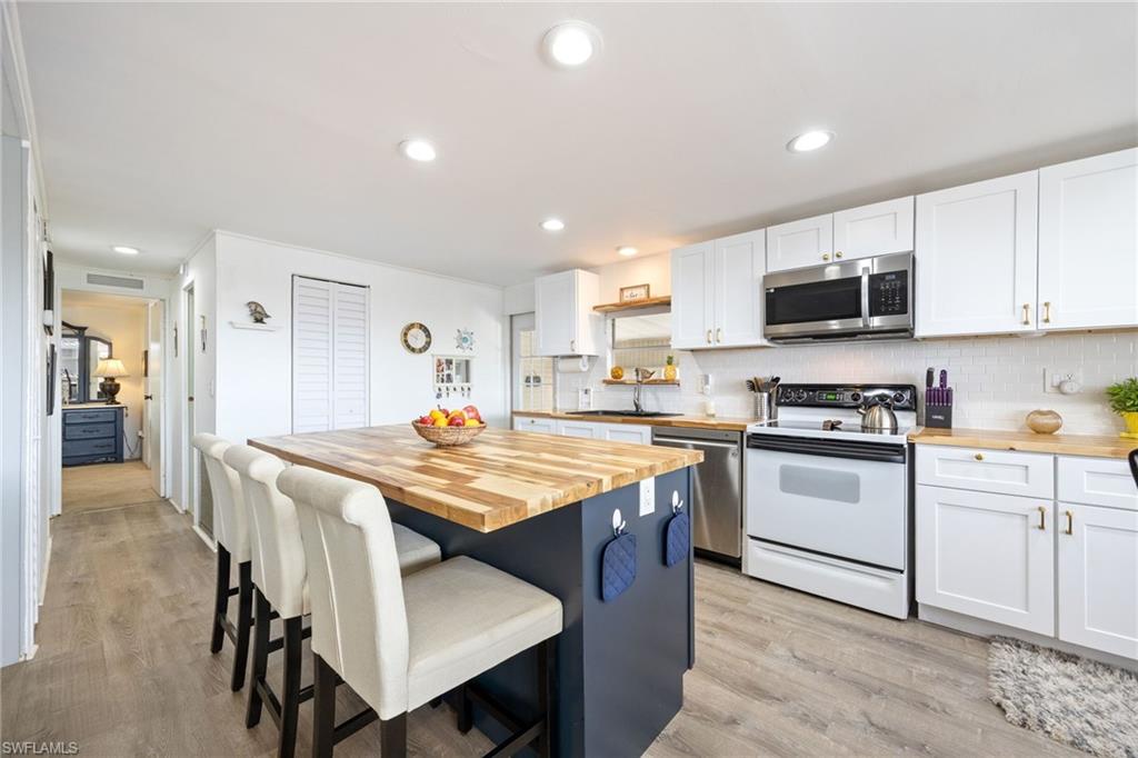 SIX LAKES COUNTRY CLUB - Residential