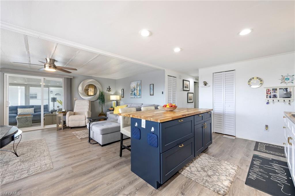 SIX LAKES COUNTRY CLUB - Residential