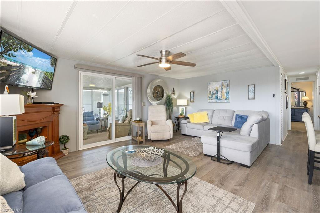 SIX LAKES COUNTRY CLUB - Residential