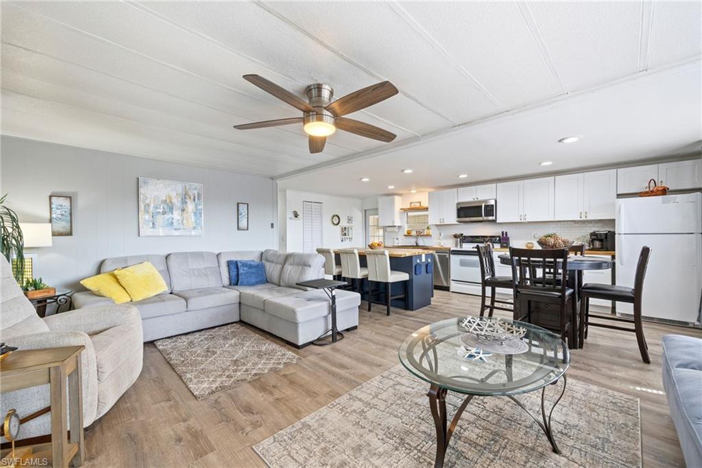 SIX LAKES COUNTRY CLUB - Residential