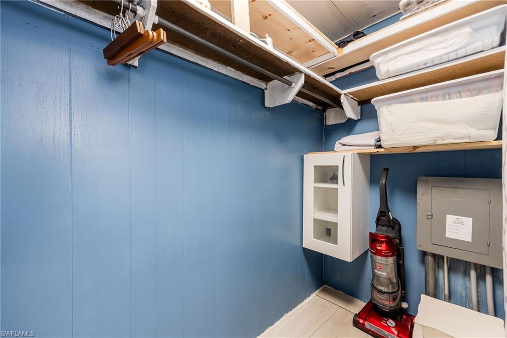 SIX LAKES COUNTRY CLUB - Residential